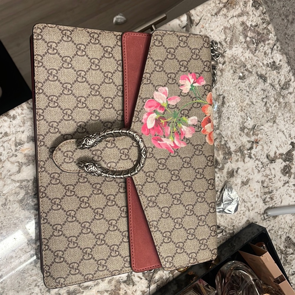 Gucci dinosaur bag